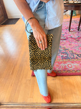 Load image into Gallery viewer, Bangle Clutch - 5