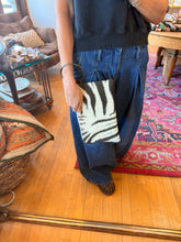 Load image into Gallery viewer, Bangle Clutch - N
