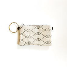 Load image into Gallery viewer, Bangle Clutch - G
