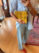 Load image into Gallery viewer, Bangle Clutch - 1
