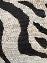 Load image into Gallery viewer, Bangle Clutch - 9
