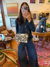 Load image into Gallery viewer, Bangle Clutch - F
