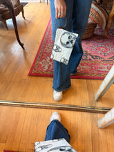 Load image into Gallery viewer, Bangle Clutch - Y
