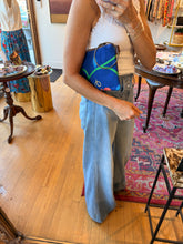 Load image into Gallery viewer, Bangle Clutch - W
