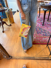 Load image into Gallery viewer, Bangle Clutch - A
