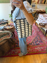 Load image into Gallery viewer, Indi Shoulder Bag - 6
