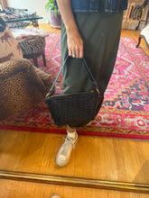 Load image into Gallery viewer, Midi - woven black leather
